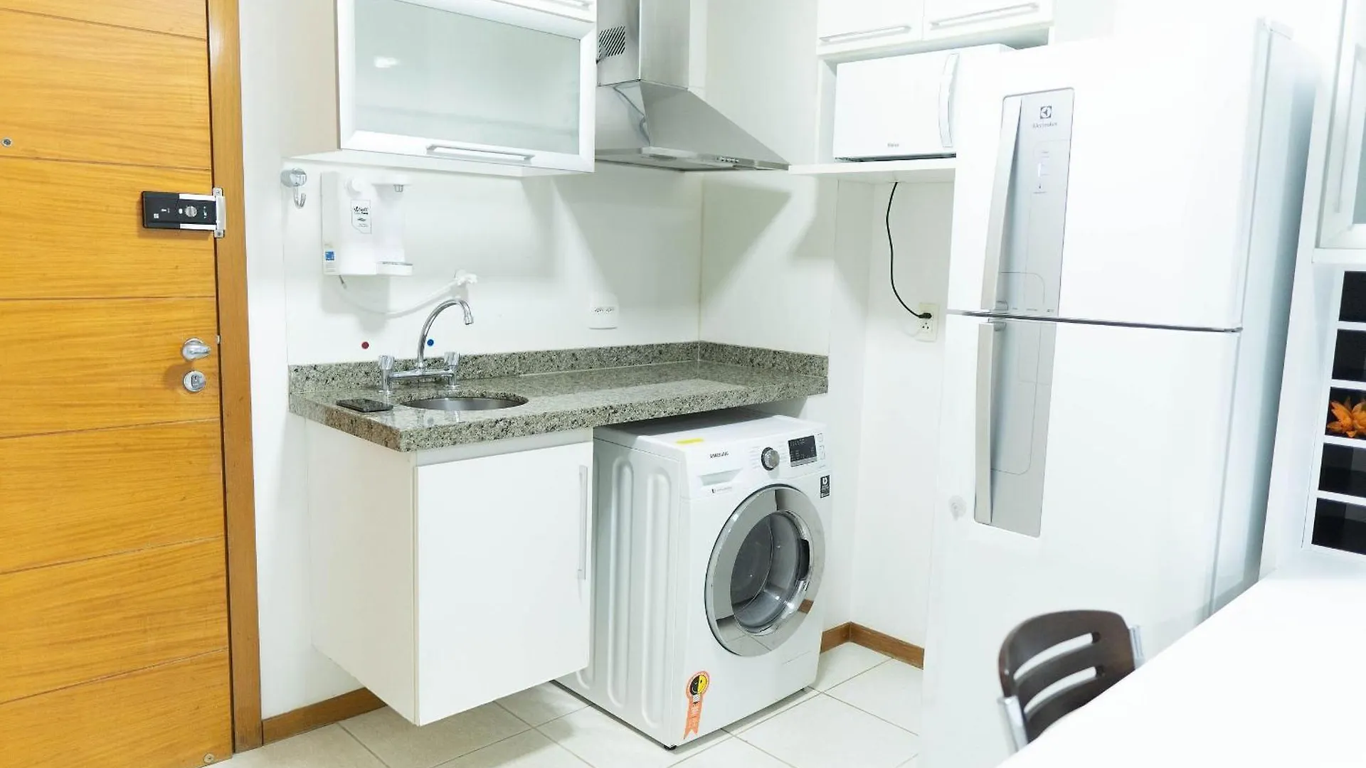 B1113 Flat Com Smart Tv Em Andar Alto Apartamento Brasília