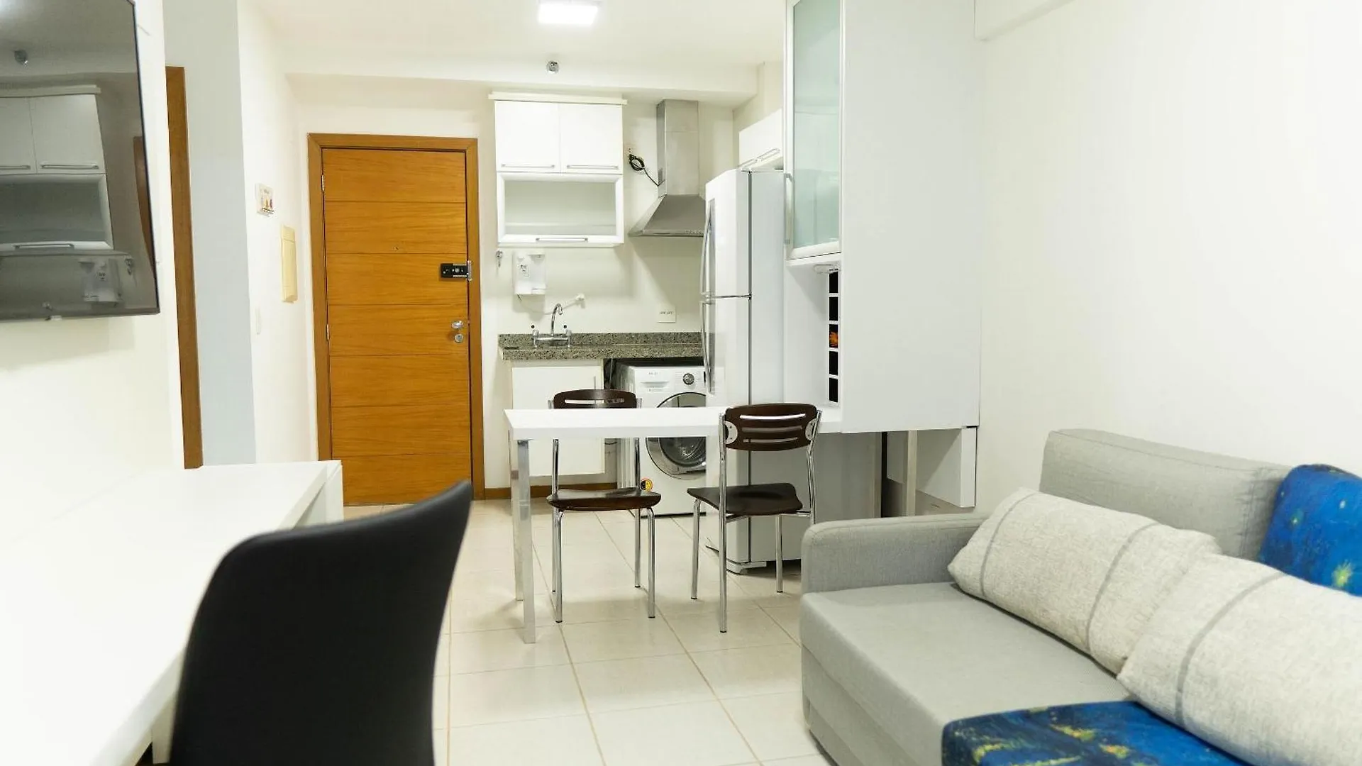 B1113 Flat Com Smart Tv Em Andar Alto Apartamento Brasília
